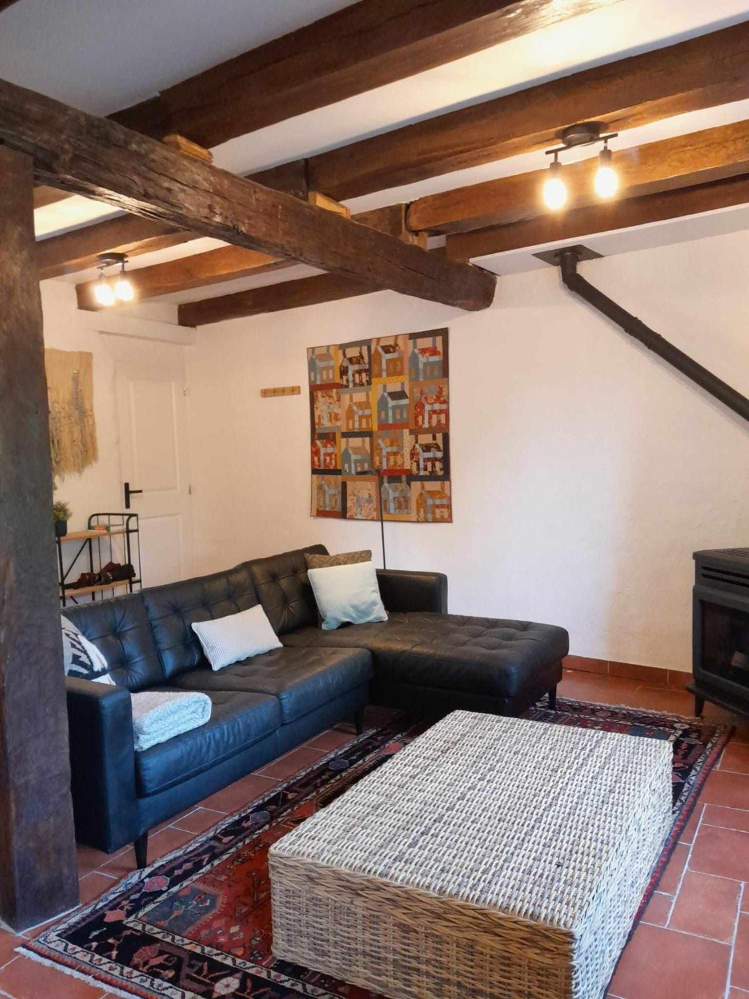 Gite "La Petite" Saint-Benoit-du-Sault Exteriör bild