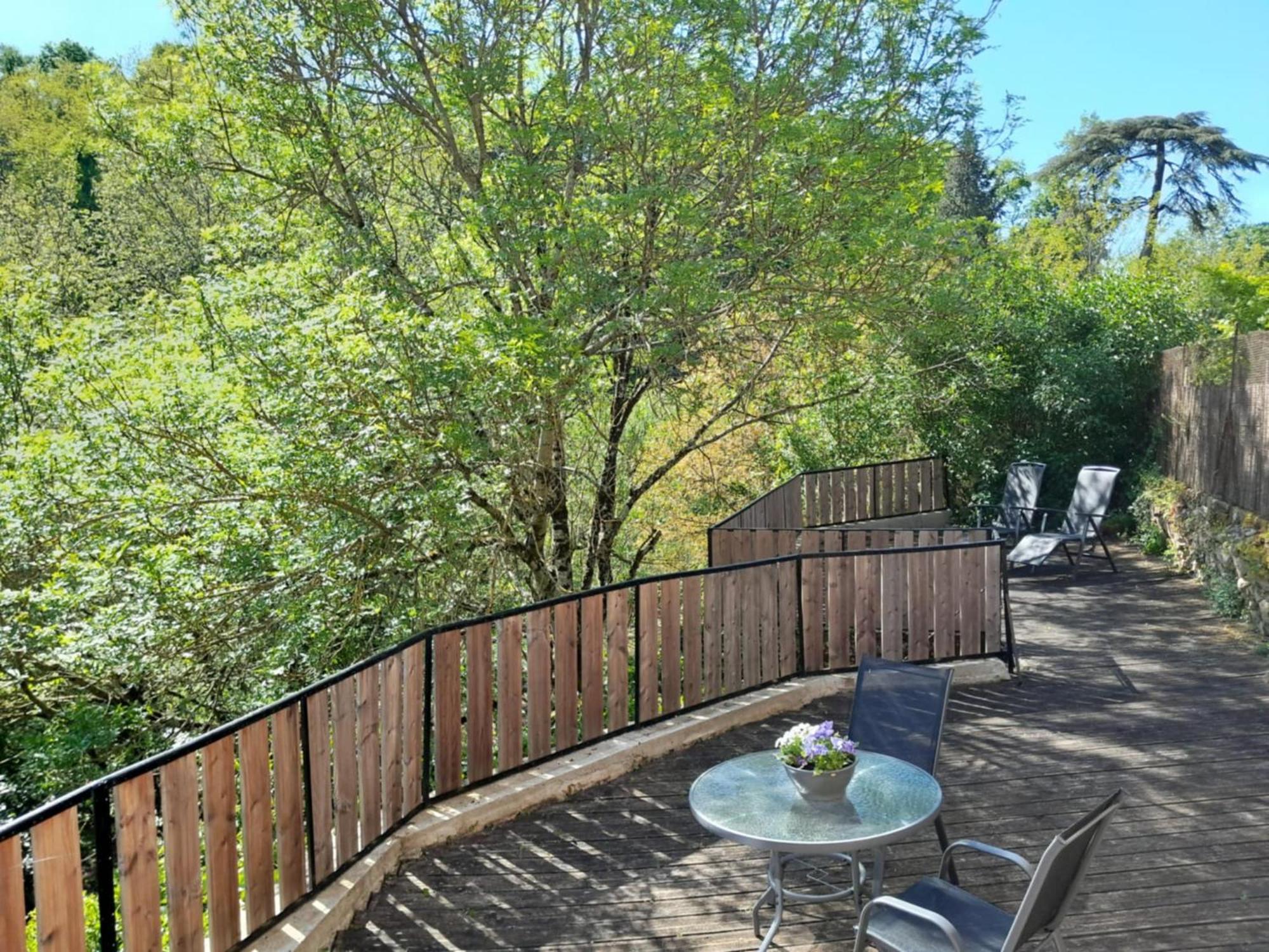 Gite "La Petite" Saint-Benoit-du-Sault Exteriör bild